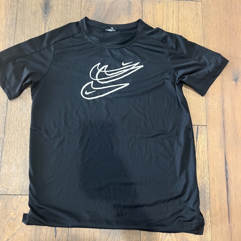 Nike Dri-Fit boys athletic shirt, Like New, XL (with Tag Cut out)